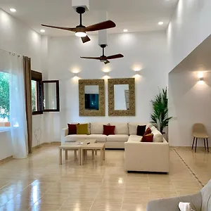 Amplia Vivienda New Para12 Pers A 4 Min Caminando De Playa Con Terraza, Piscina Com, Wifi, Ventiladores De Techo, Lavavajillas Сasa de vacaciones Roquetas de Mar